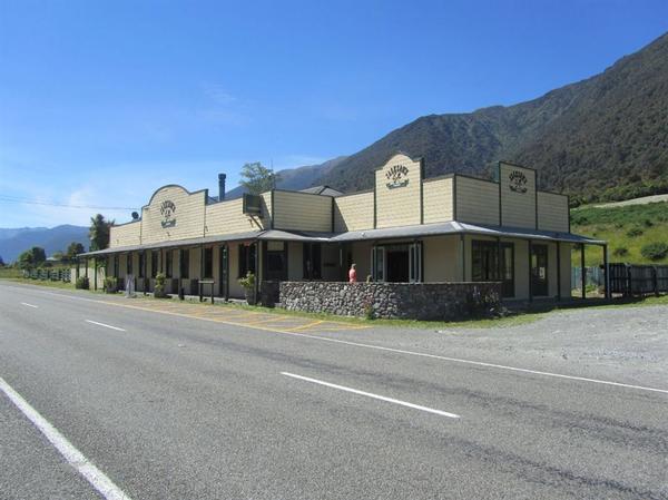 Iconic bar, restaurant & cafe for sale in West Coast NZ with huge opportunity to build a fantastic tourism & hospitality business